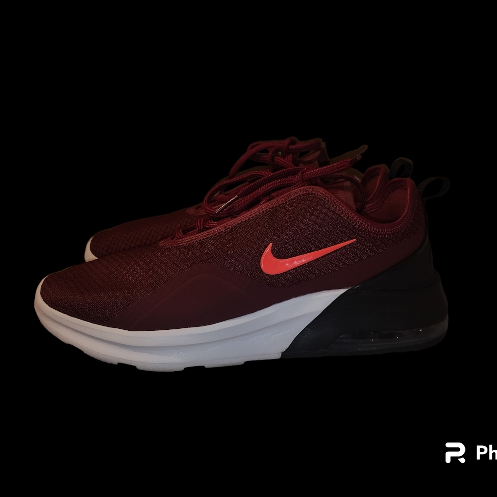 Nike Air Max Motion 2 Team Red AO0266-602 Red And Black Athletic Streetwear 9.5